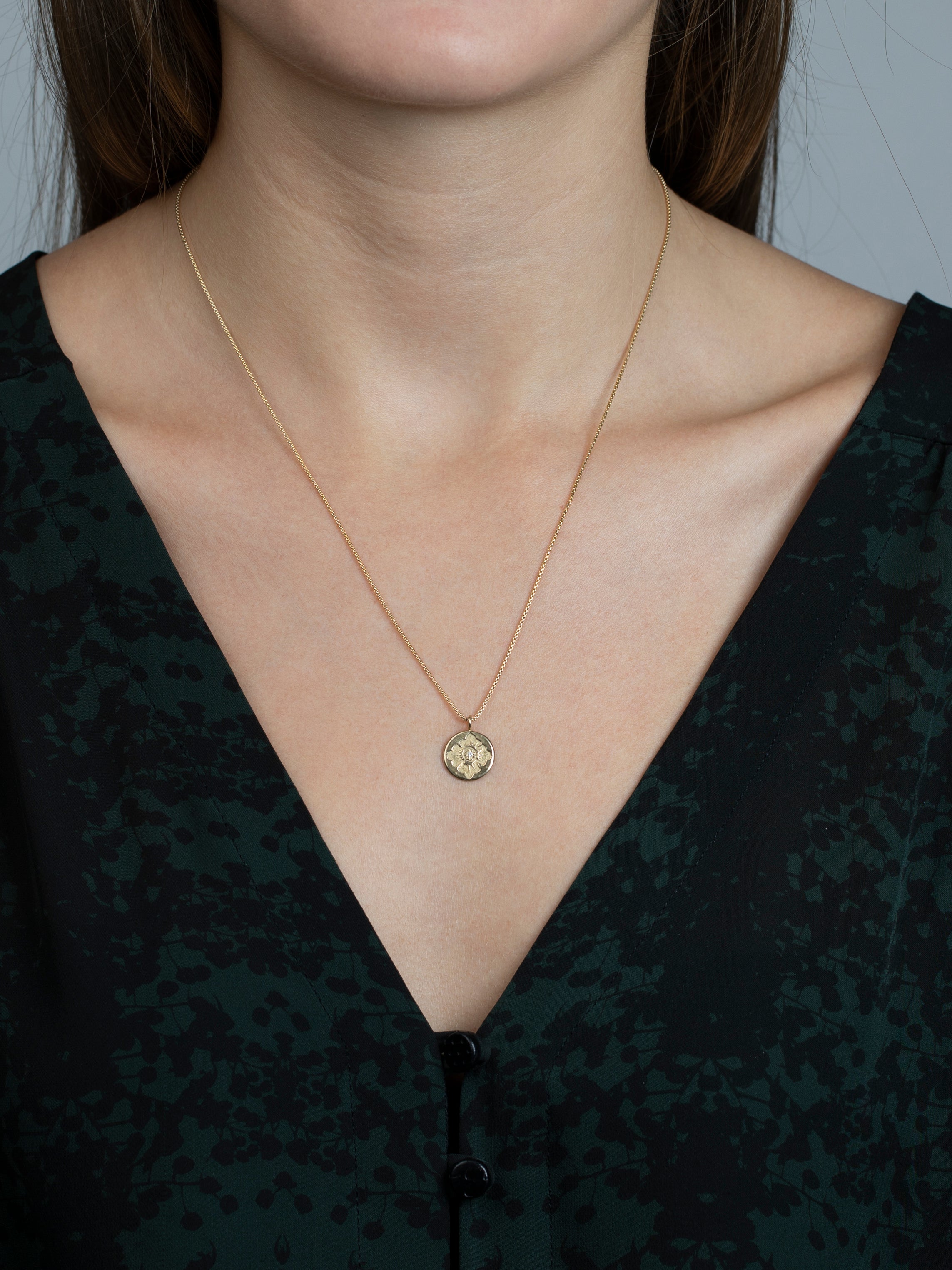 Lulu Flower Petite Necklace