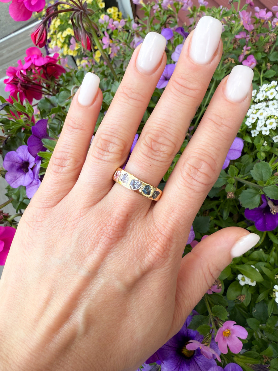 18K Floating Shield Rainbow Sapphire Wide Stacking Ring