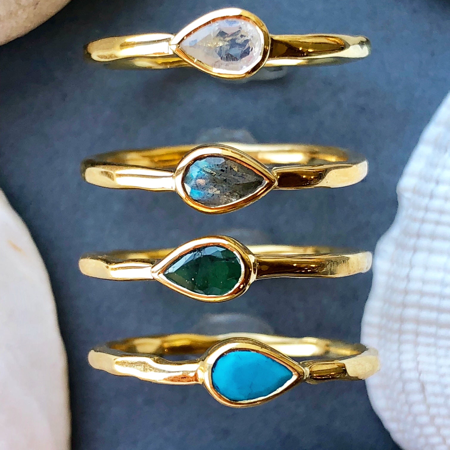 How To Shop For Gold Jewelry