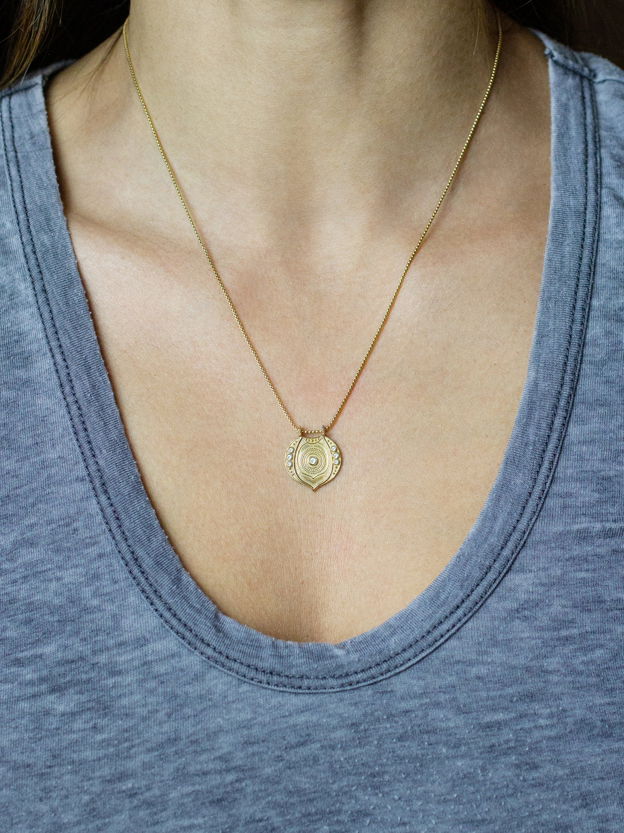 Aura Necklace "live in light"