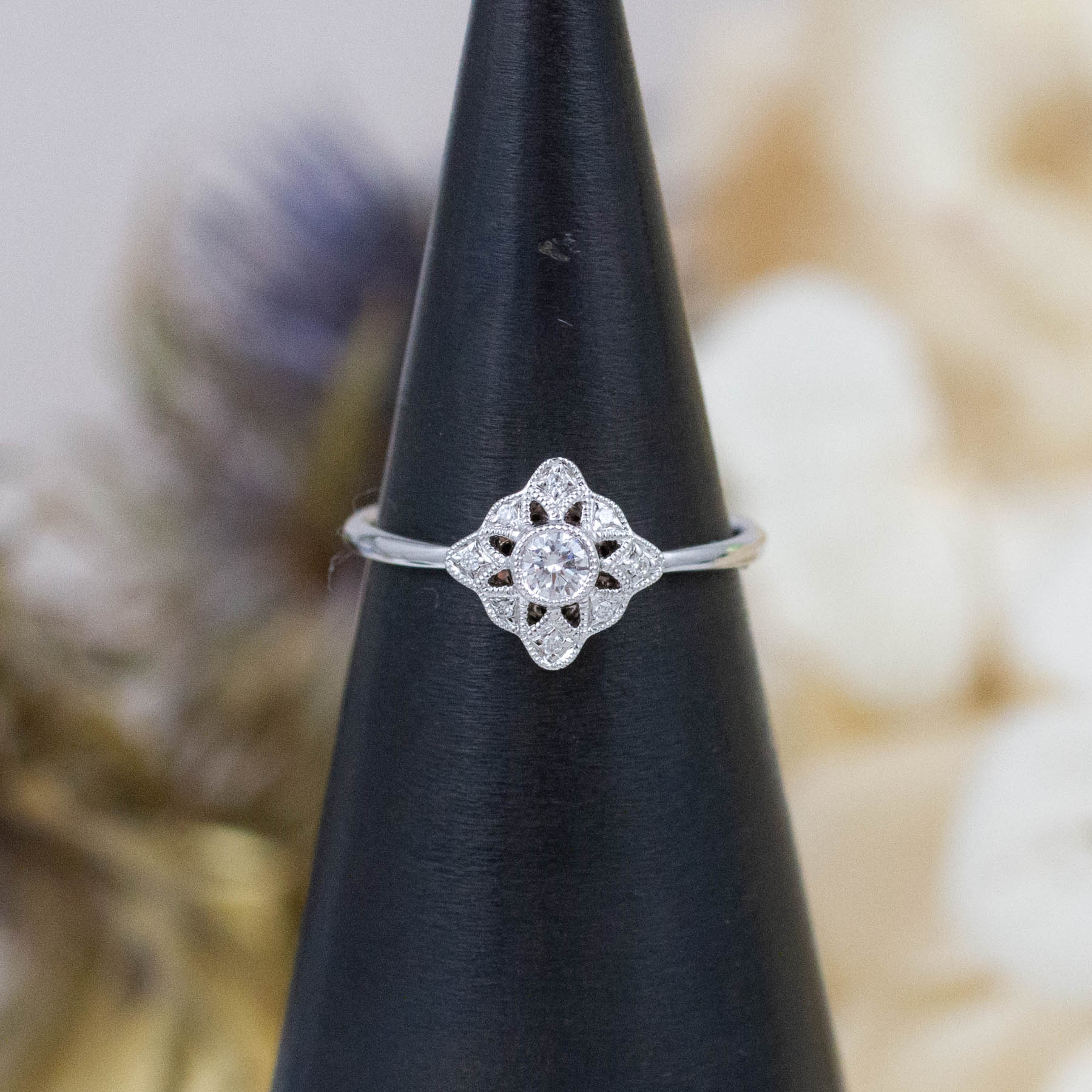 18K Diamond Deco Petit Ring