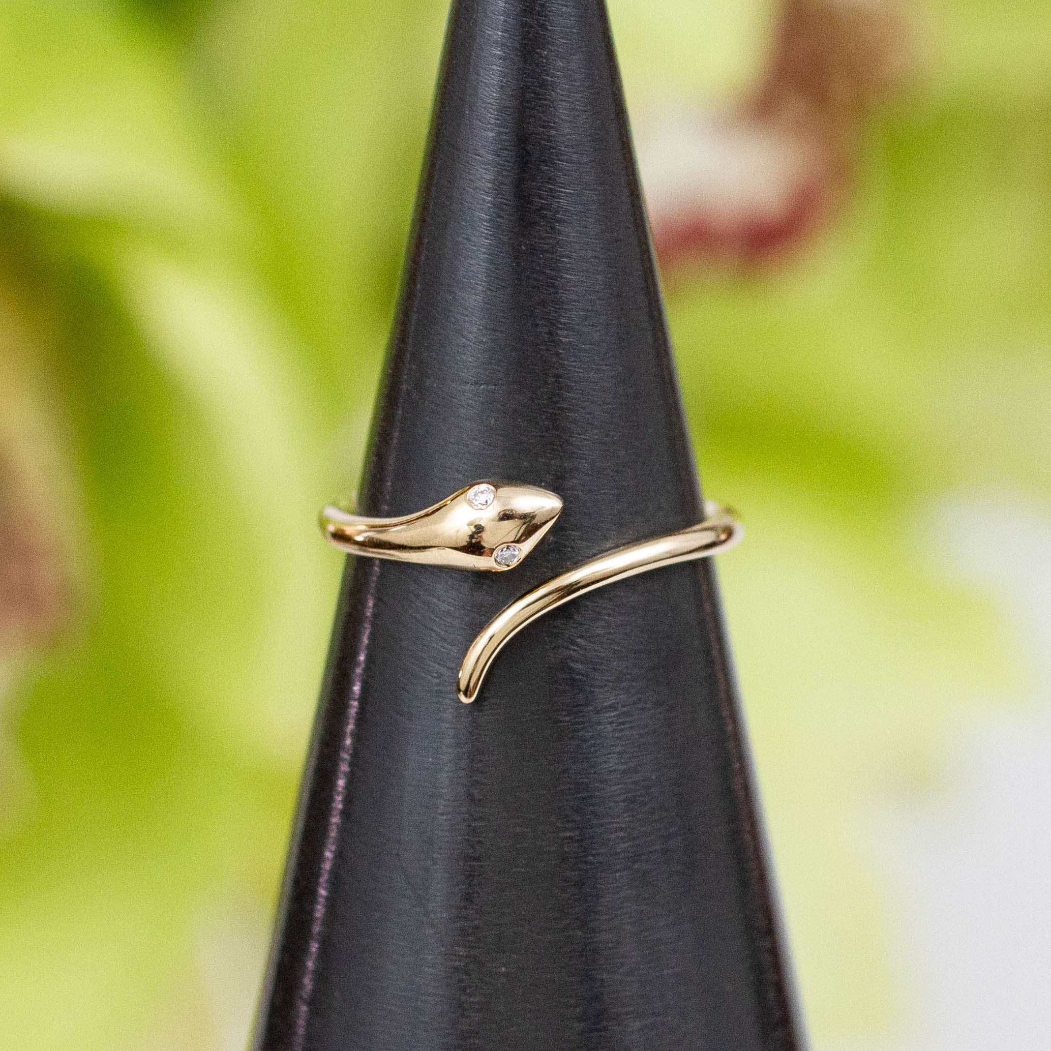 Distinctive Snake Gold Ring